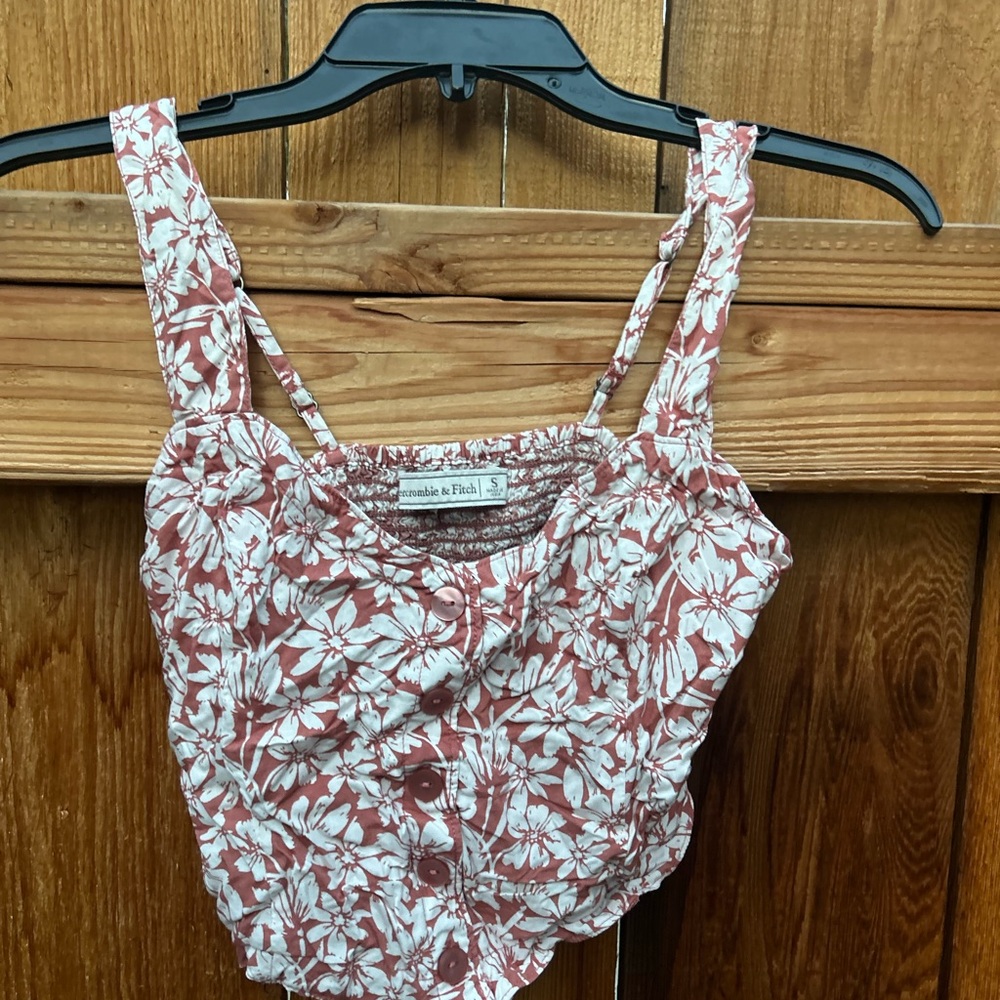 Abercrombie & Fitch Rust-Pink Floral Button Crop Tank